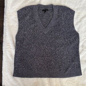 Banana Republic V-Neck Sweater Vest in Charcoal